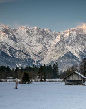 Farchant in Oberbayern liegt in der Nähe der Zugspitze und hat so einiges auf Lager. Neben den wunderschönen Bergpanoramen und der Natur, hast Du hier viel Raum für Deine sportlichen Aktivitäten.