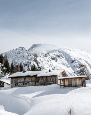 Das Schneibensteinhaus leigt auf 1.670 m hoch inmitten der Berchtesgadener Alpen am Jenner.
