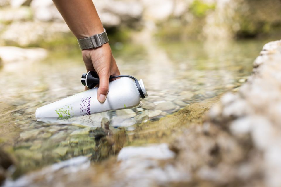 SIGG-Trinkflasche von den Explorer Hotels für Wandern und Biken. Dein treuer Begleiter auf Wanderungen oder Biketouren.