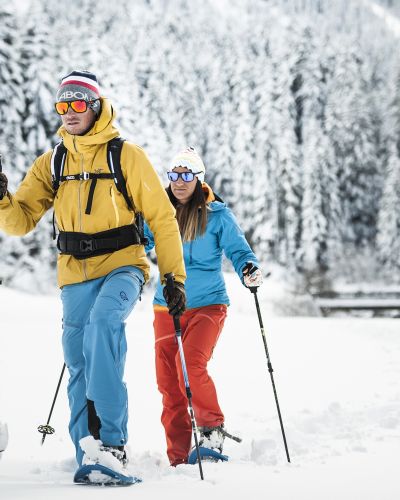 Tirol bietet so viele Möglichkeiten für den Winterurlaub - die schönste davon befindet sich im Stubaital. Entdecke das Tal im Winter bei einer Schneeschuhtour.