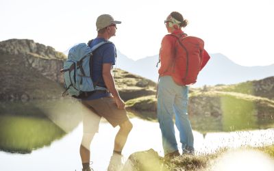 Schnapp Dir deinen Lieben, Familie und Freunde und starte eine wunderschöne Wanderung im Stubaital. Wie wäre es z.B. mit einer Abkühlung zum Anschluss in einem erfrischenden Bergsee?