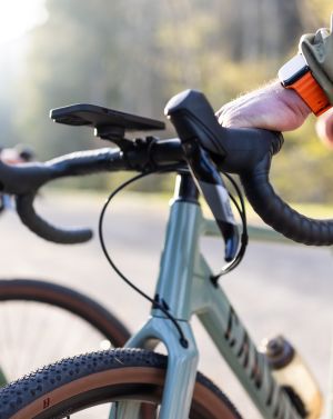 Erlebe pure Freiheit auf zwei Rädern: Egal, ob Straße, Schotterweg, Feldweg oder leichter Single-Trail das Gravelbike lässt Dich nicht im Stich!