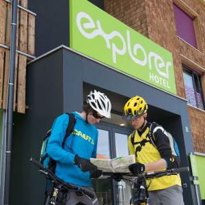 Planen, werklen - los geht's. Das Explorer Hotel ist das perfekte Basislager für Deinen Bike-Urlaub. Schnapp Dir Dein Mountainbike und entdecke die Trails der Allgäuer Alpen und Radwege der Region.