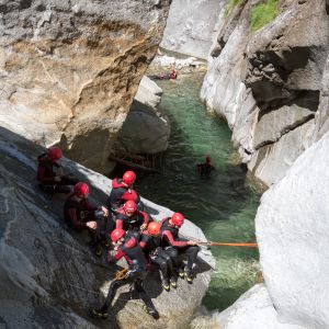 Klettern, Abseilen, Schwimmen, Springen und Rutschen - und das in einer Schlucht. Canyoning verspricht jede Menge Fun & Action.