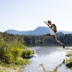 Rund um die Explorer Hotels im Allgäu, Tirol, Oberösterreich und Kärnten warten tolle Wanderrouten im Sommerurlaub auf euch!