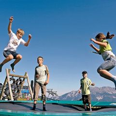Ganz viel Fun & Action erwartet Groß und Klein in der KaiserWelt Scheffau. Jemand Lust auf Trampolin springen? ;)