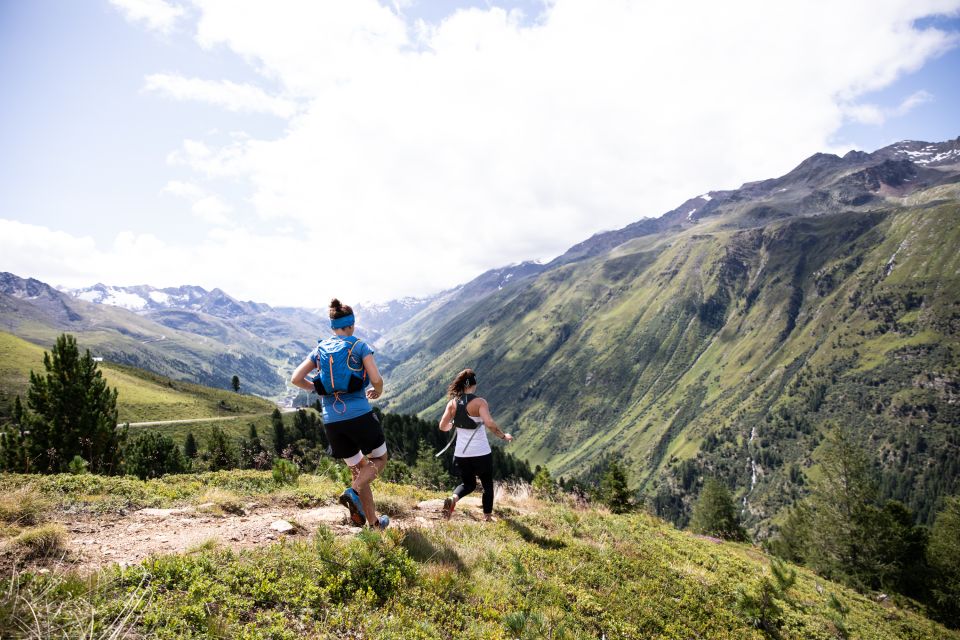 Rund um die Explorer Hotels in Deutschland und Österreich gibt es traumhafte Trailrunning Trails für Anfänger und Fortgeschrittene. Genieße dabei die herrlichen Ausblicke über die Alpen, während Du Dich sportlich im Sommerurlaub betätigst.