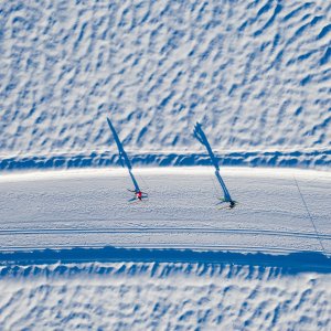 Auf kilometerlangen, bestens präparierten Langlauf Loipen lässt sich das märchenhafte Allgäu im Winter bestens bewundern.